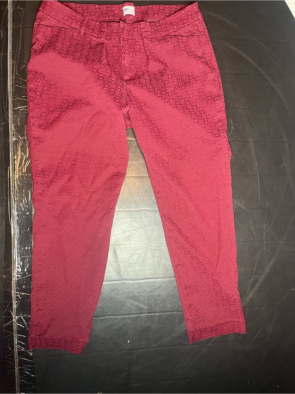 Old Navy burgundy pixie pants size 18